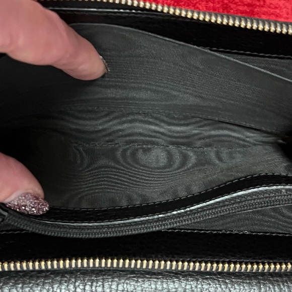 GUCCI AUTHENTIC BLACK TRIFOLD AND ZIPPY WALLET. EUC. - Picture 10 of 15